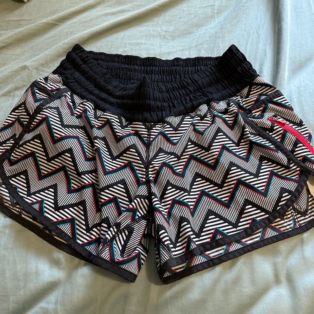 Lululemon seawheeze chevron shorts